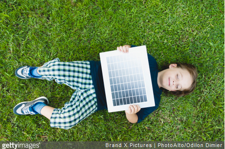 Que pensent les Français de l’énergie solaire ? Inolys et Qualit’EnR nous répondent.