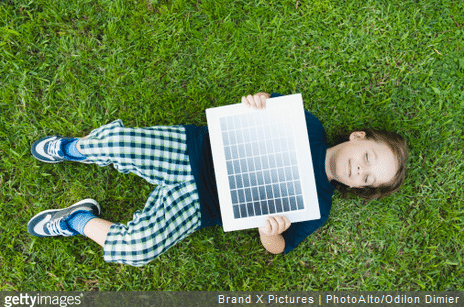 Que pensent les Français de l’énergie solaire ? Inolys et Qualit’EnR nous répondent.