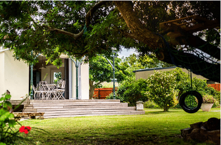 extérieur de maison avec terrasse